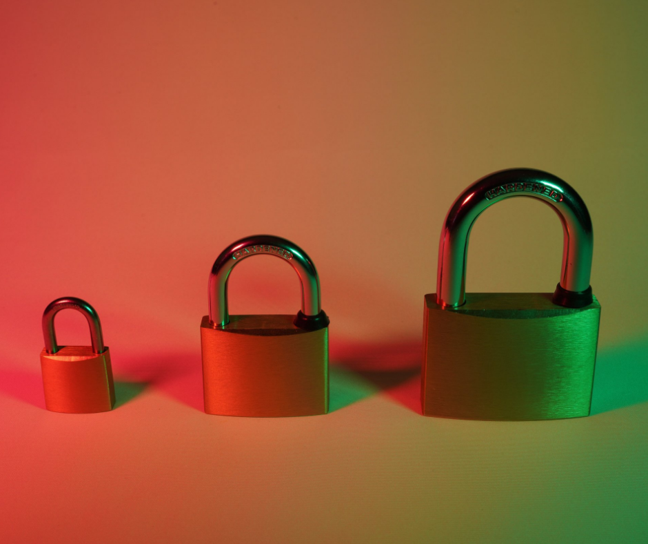 padlocks-with-red-and-green-glow